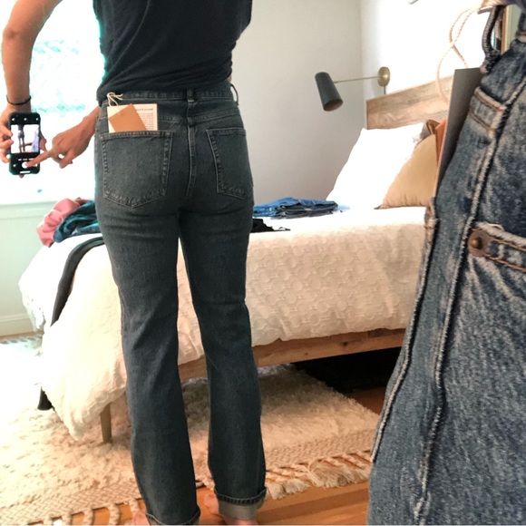 Reformation Liza High Rise Straight Jean in Laguna - Picture 4 of 6